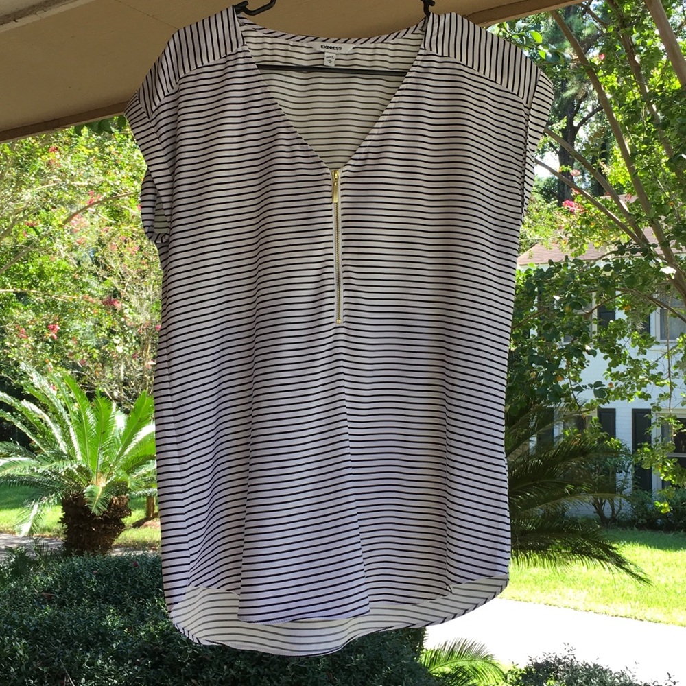 Strip Top with Zipper Detail